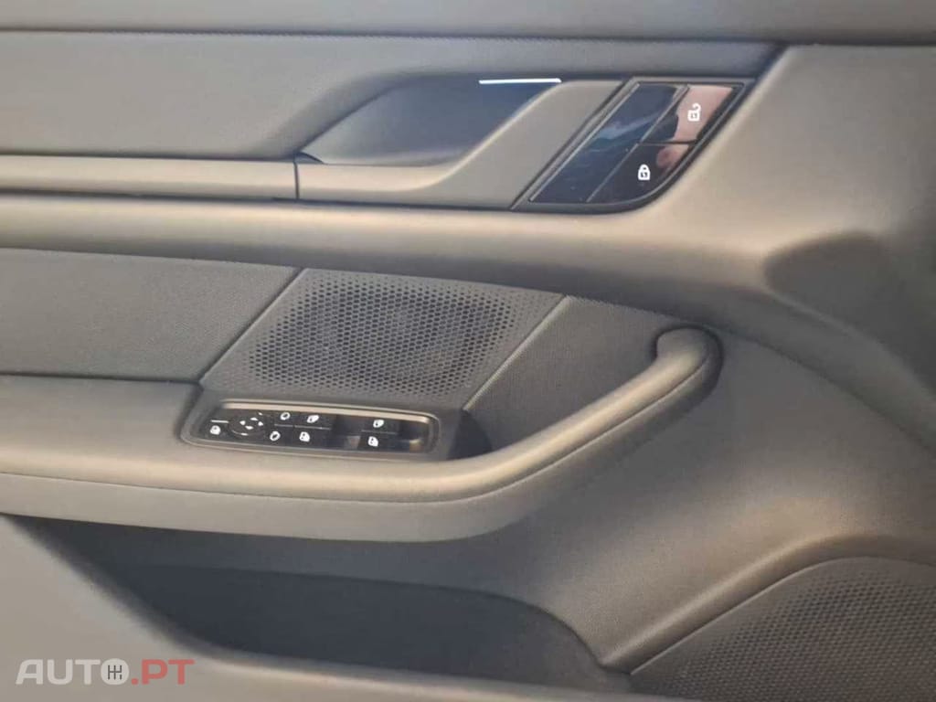 Porsche Taycan Standard