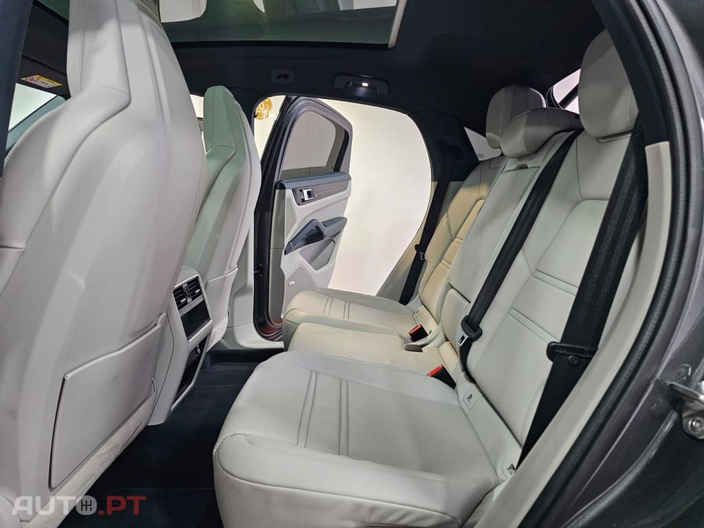 Porsche Cayenne E-Hybrid Platinum Edition