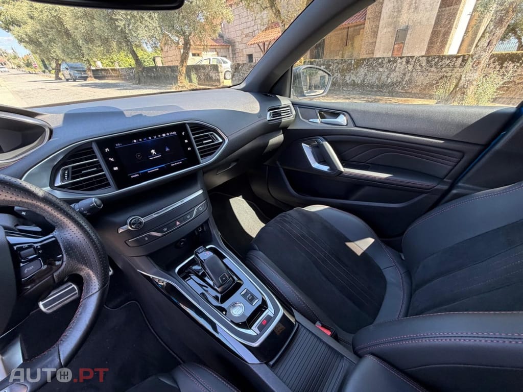 Peugeot 308 1.2 PureTech Allure Full LED EAT8