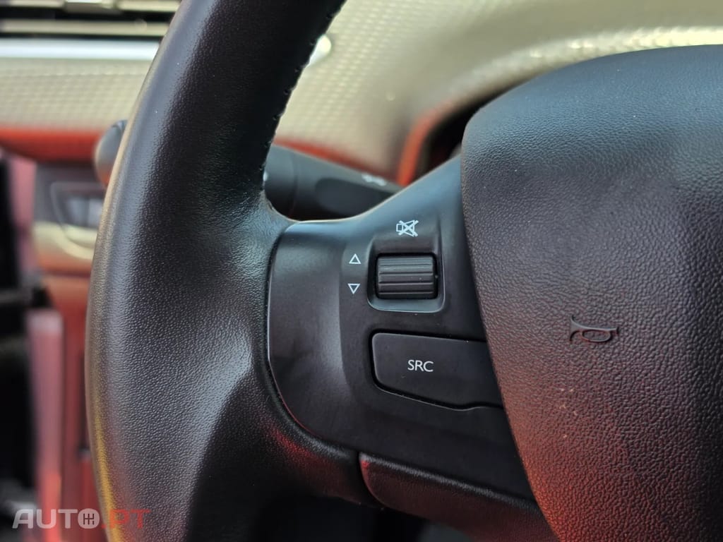 Peugeot 2008 1.2 PureTech Signature