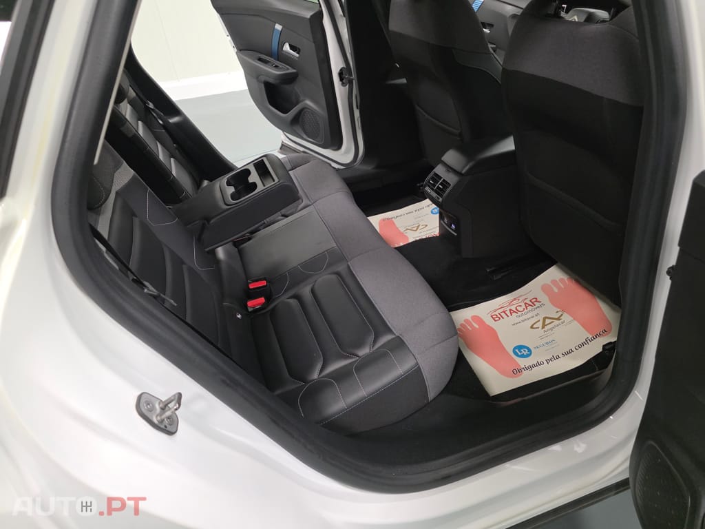 Citroën e-C4 50 kWh Shine — fotografia 99