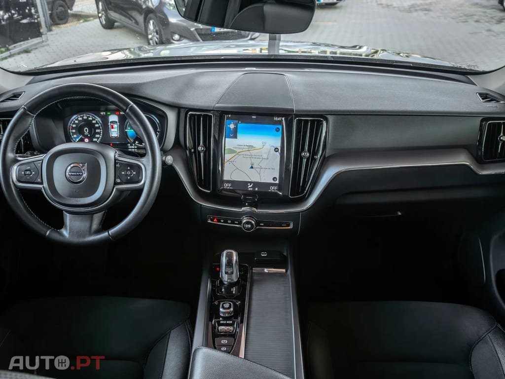 Volvo XC60 2.0 T8 PHEV Momentum Plus AWD