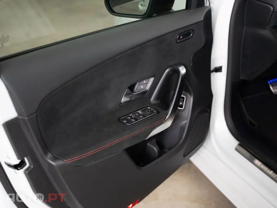 Mercedes-Benz A 250 e AMG Line
