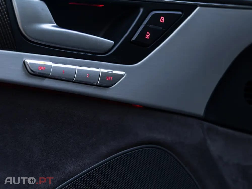 Audi S8 Standard