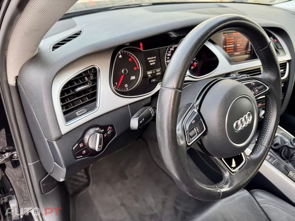 Audi A4 Avant 2.0 TDI S-line