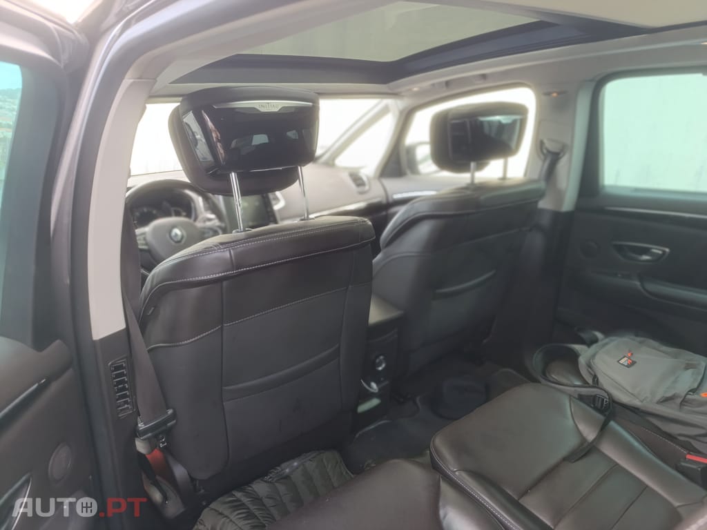 Renault Espace Initial Paris