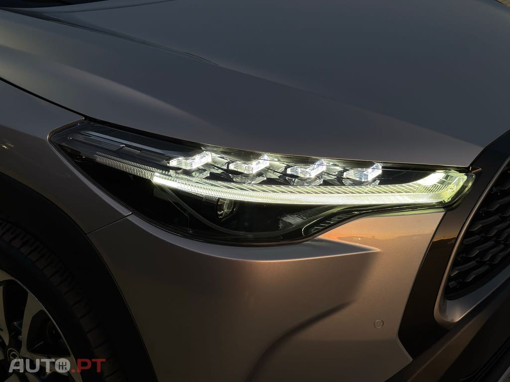 Toyota Corolla Cross 2.0 Hybrid Luxury