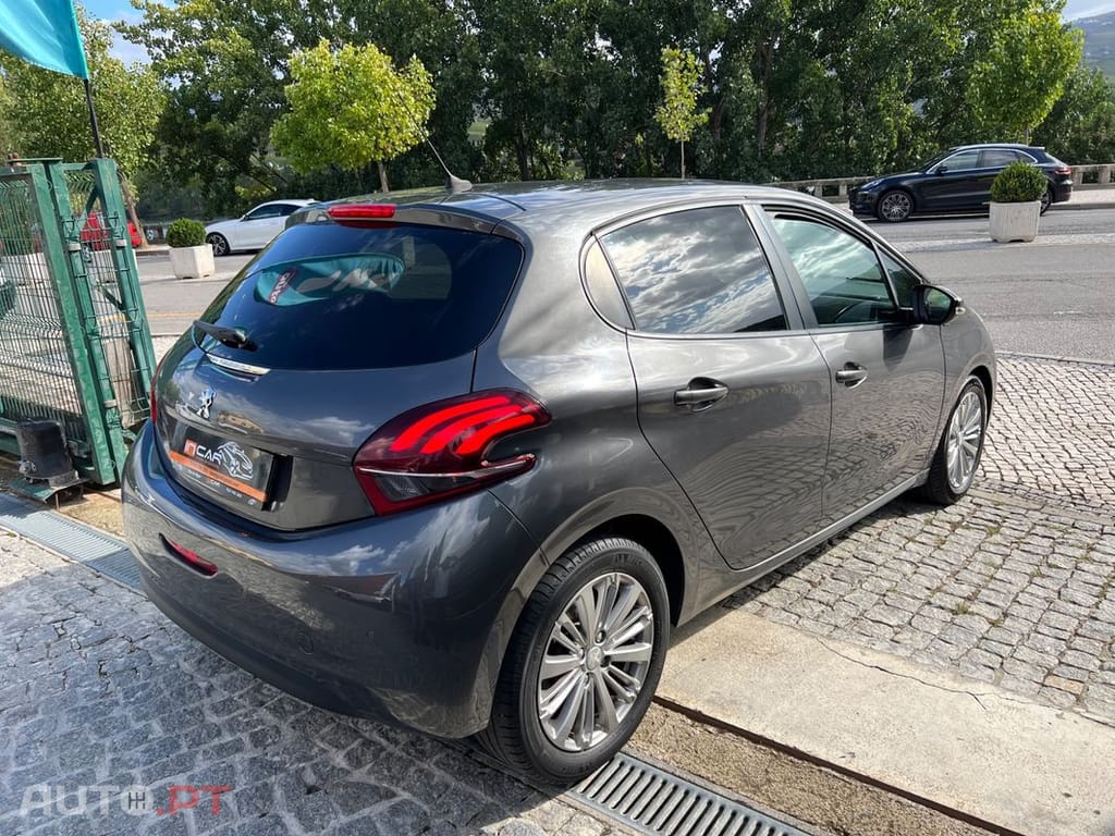 Peugeot 208 1.5 BlueHDi Allure Pack