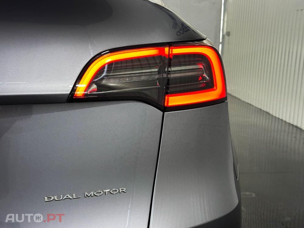 Tesla Model Y Long Range Dual Motor AWD