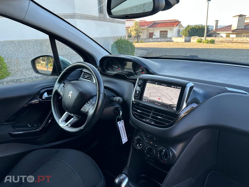 Peugeot 208 1.5 BlueHDi Signature