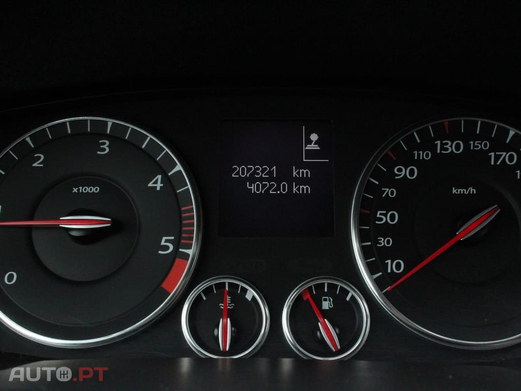 Renault Laguna Coupe 2.0 dCi Dynamique S 4Control