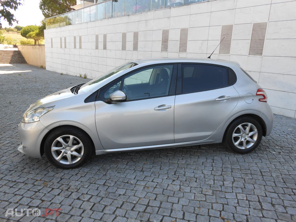 Peugeot 208 208 1.4 HDi Active
