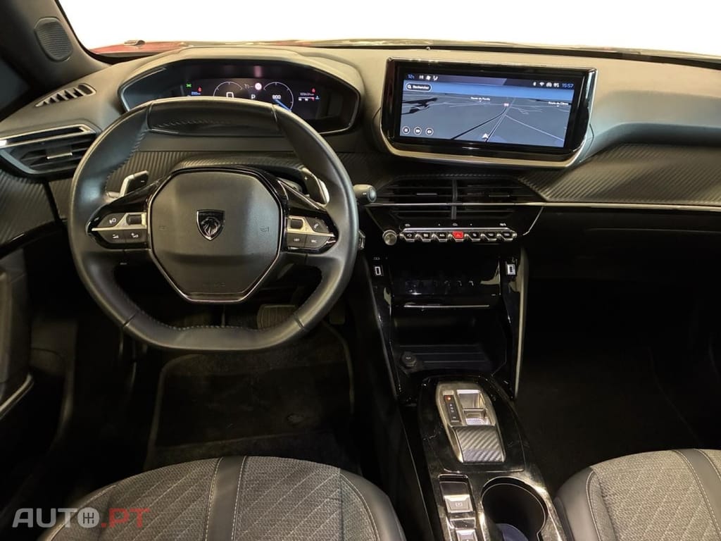 Peugeot 2008 1.2 PureTech Allure EAT8