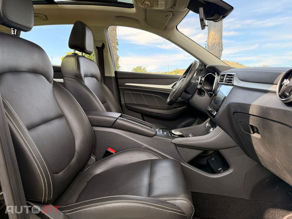 MG ZS EV 44.5 kWh Luxury