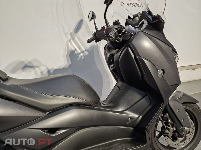 Yamaha X-Max 300