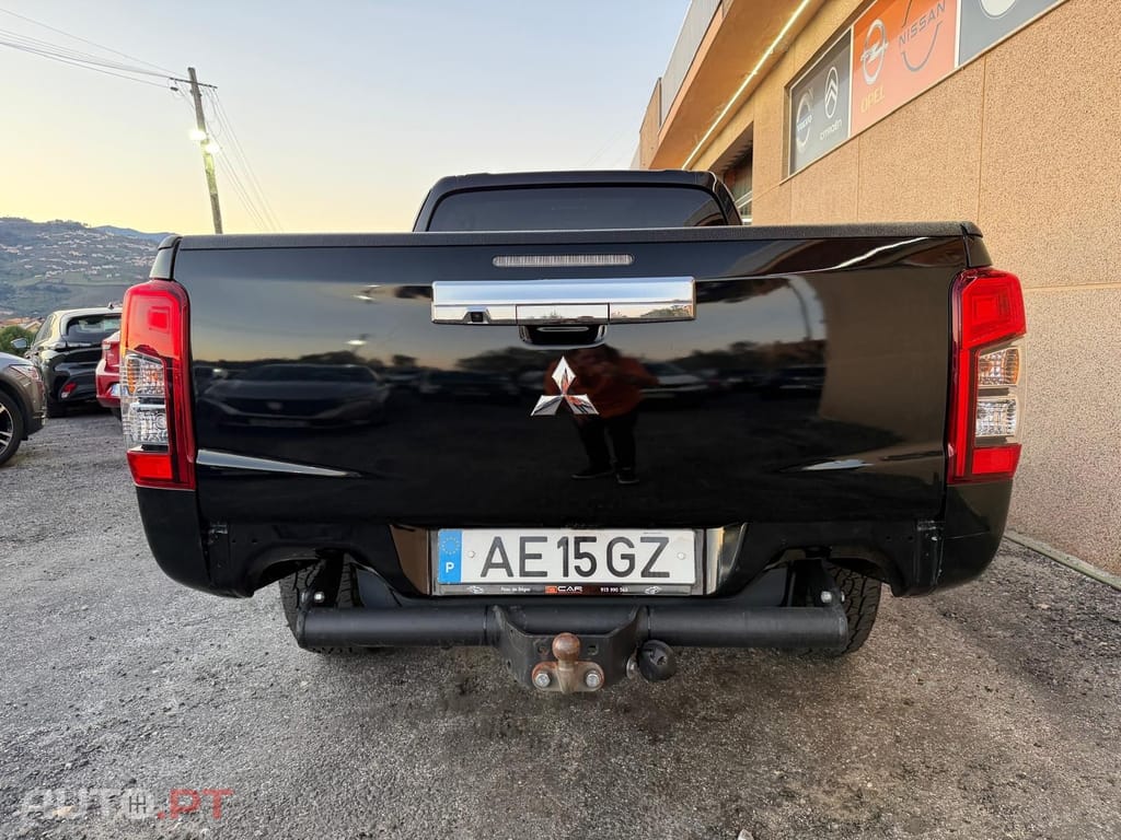 Mitsubishi L200 2.3 DI-D Strakar CD Connect Edition 4WD