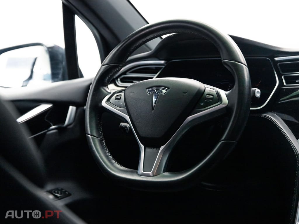 Tesla Model X 75