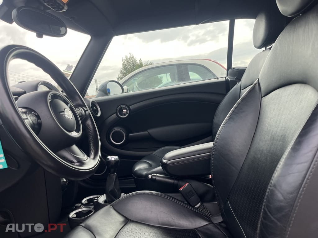 MINI Cooper Cooper D