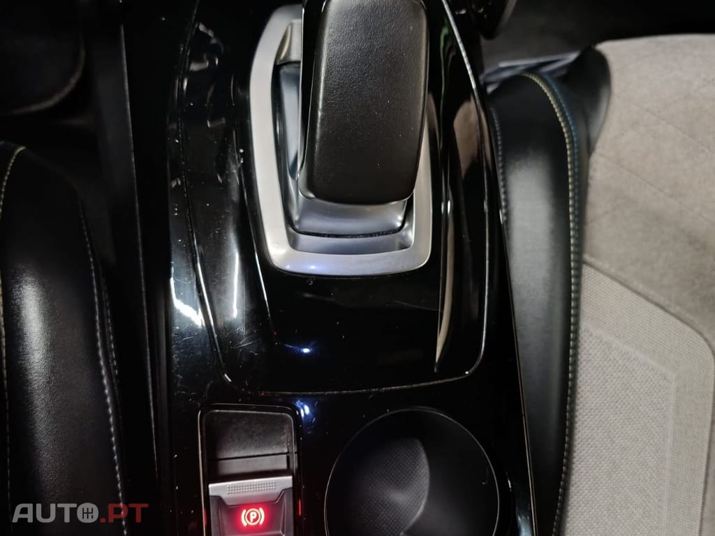 Peugeot e-2008 GT PACK — fotografia 29