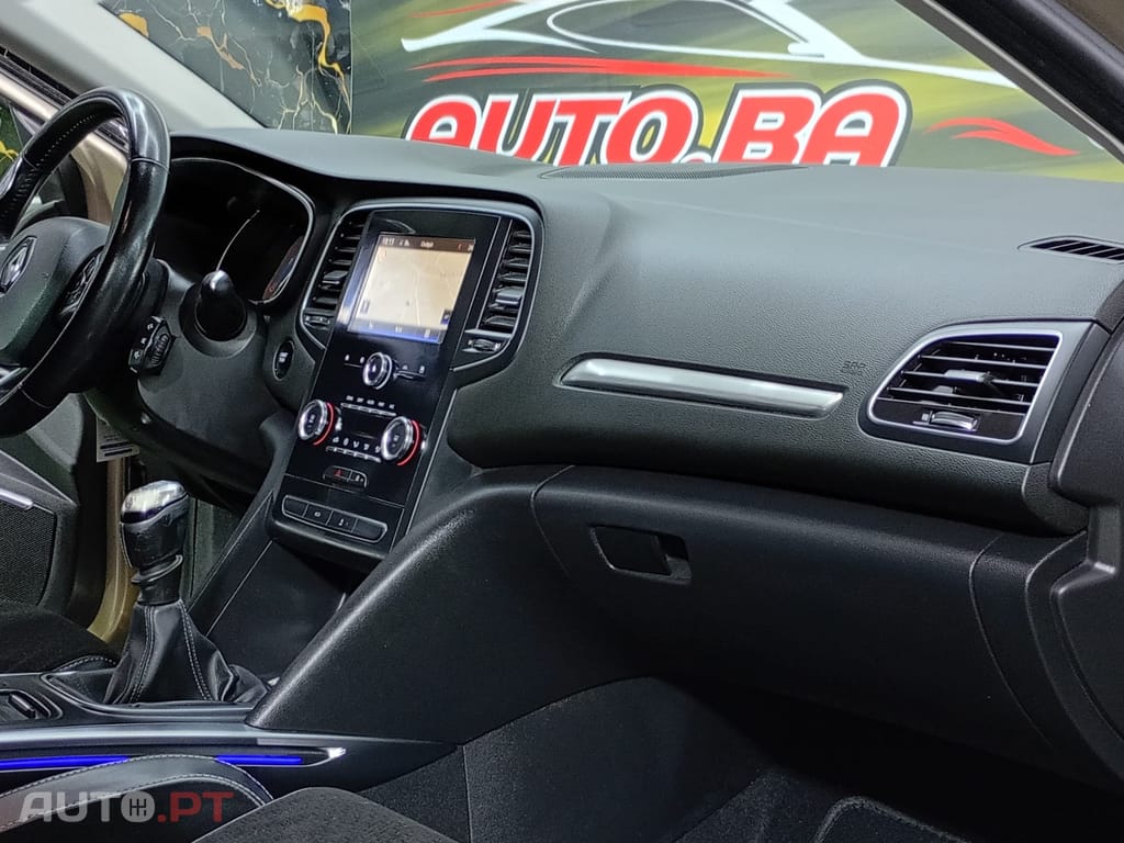 Renault Clio Outro