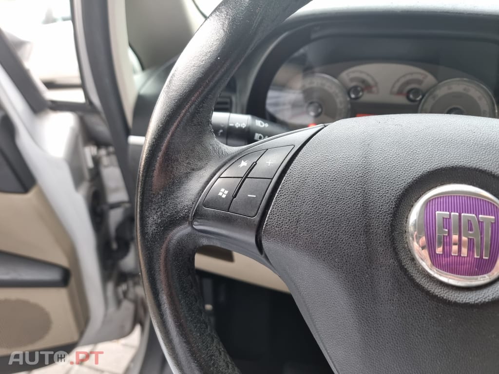 Fiat Linea 1.3 M-Jet Emotion Dualogic