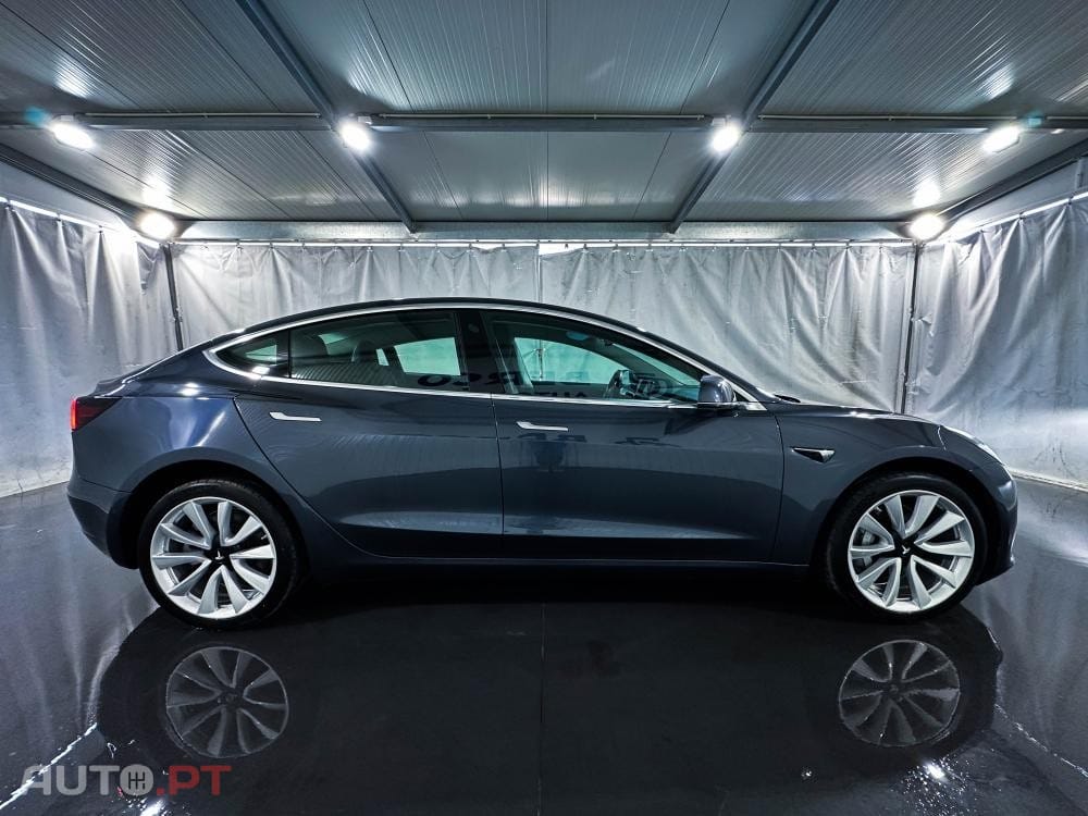 Tesla Model 3 Long-Range Dual Motor AWD