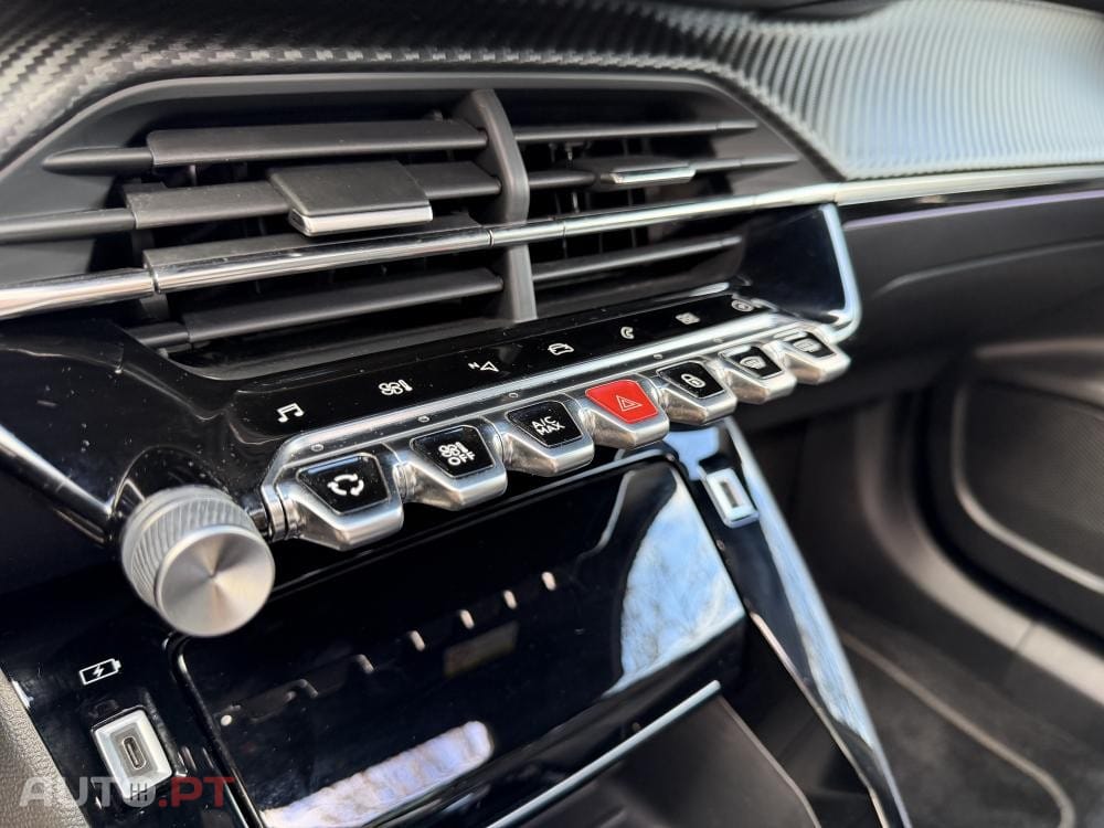 Peugeot E-2008 50 kWh GT Pack