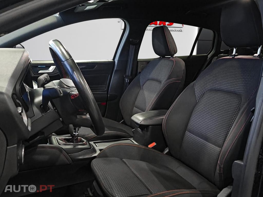 Ford Focus SW 1.0 EcoBoost MHEV ST-Line X