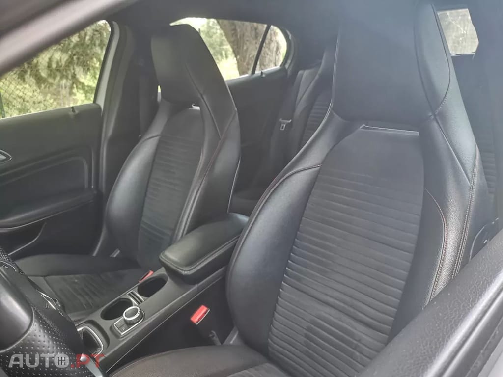 Mercedes-Benz GLA 180 CDI AMG Line — fotografia 10