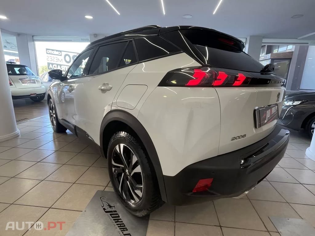 Peugeot 2008 1.2 PureTech Allure EAT8
