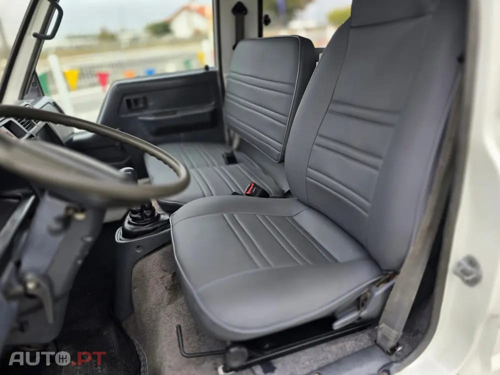 Toyota Dyna 250 (31BUE4) 3.5