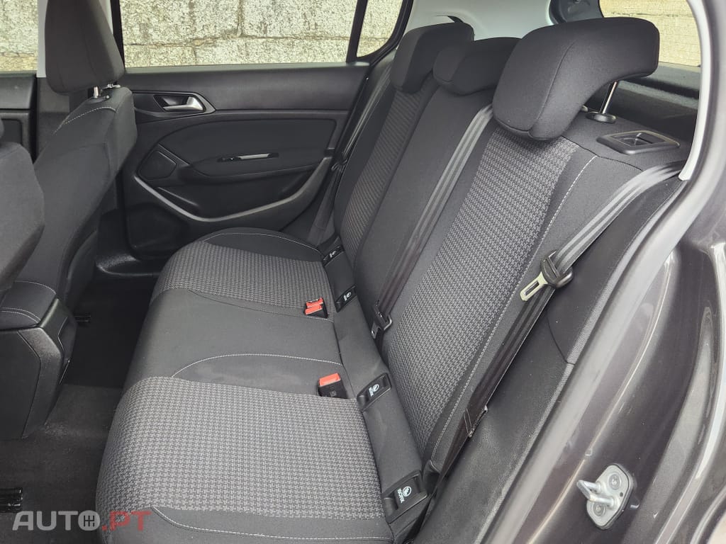 Peugeot 308 1.5 BlueHDi Business Line