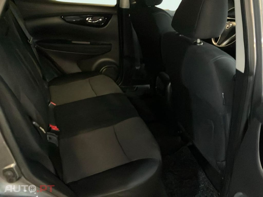 Nissan Qashqai 1.2 DIG-T N-Connecta 18