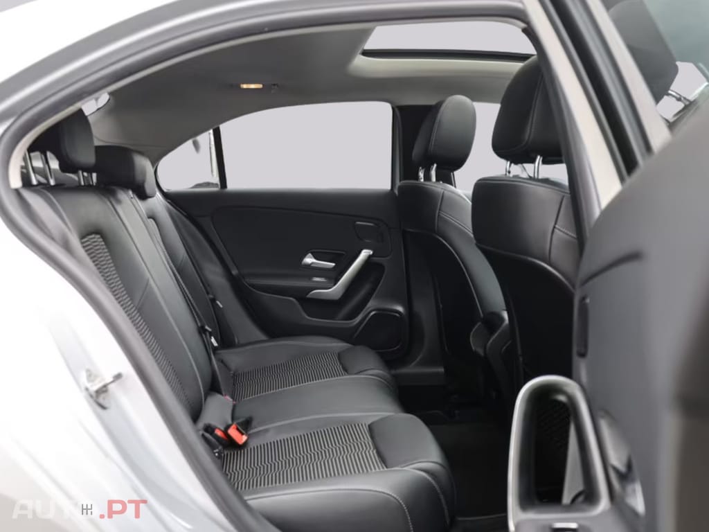 Mercedes-Benz A 250 I.V.A DEDUTIVEL 