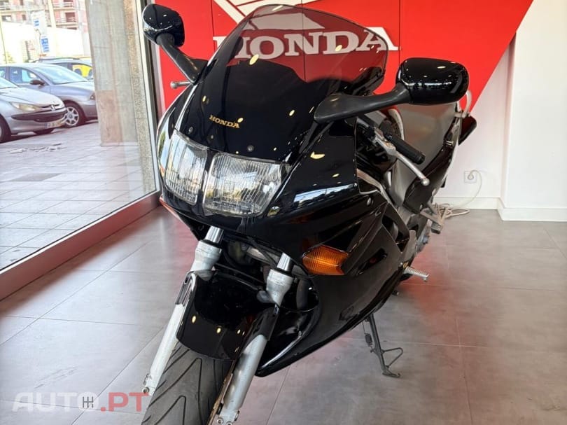 Honda VFR 750 F