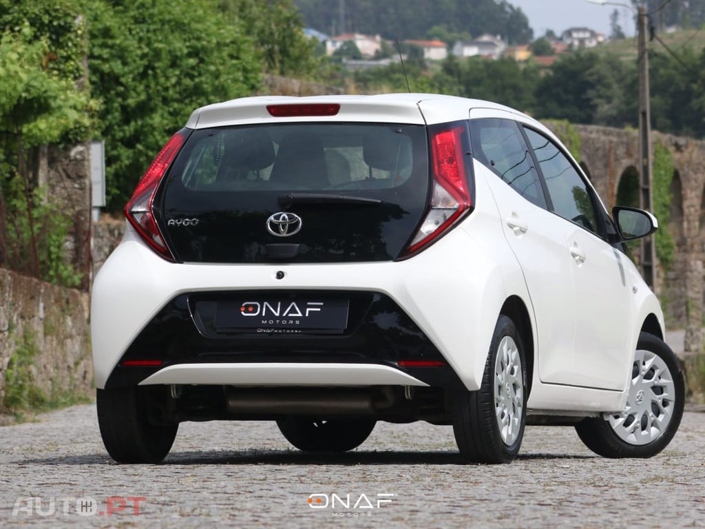 Toyota Aygo X 1.0 VVT-i X-Play