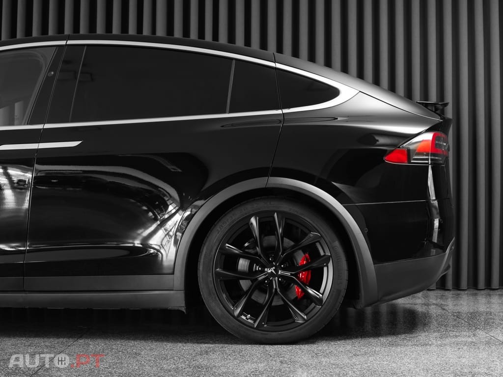 Tesla Model X Ludicrous Performance
