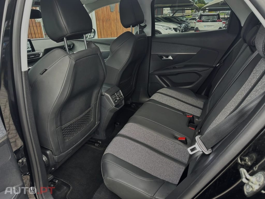 Peugeot 3008 1.5 BlueHDi Allure