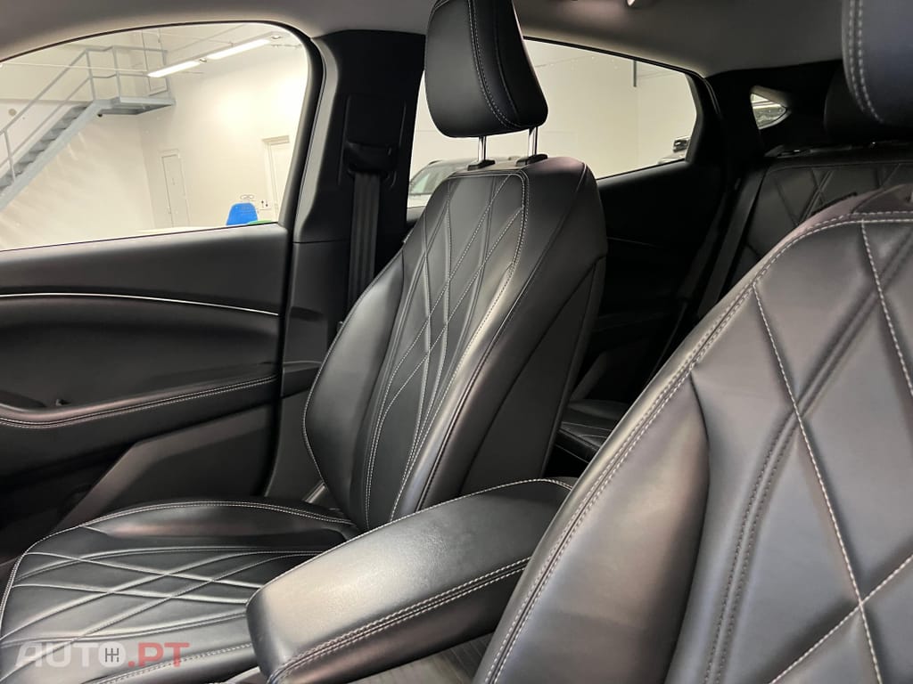 Ford Mustang Mach-E 72.6 kWh Premium AWD