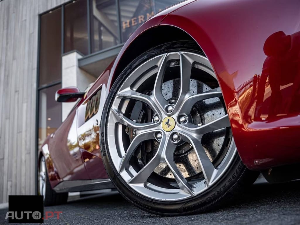 Ferrari California 4.3 V8