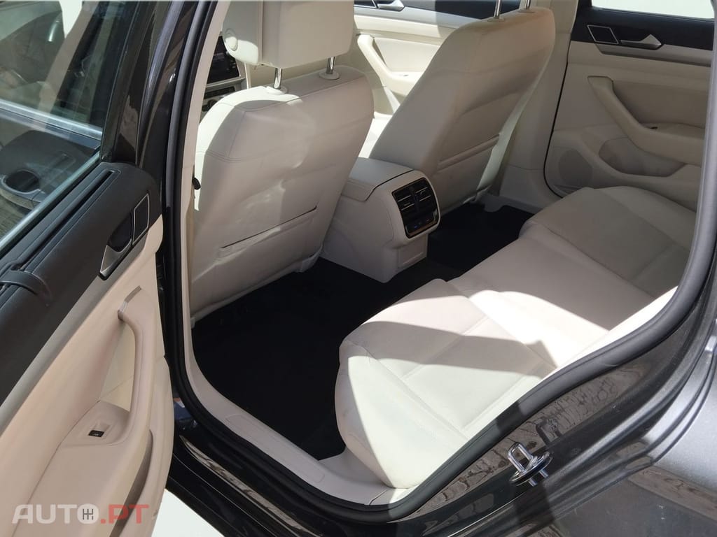 Volkswagen Passat Variant 1.6 TDI Confortline DSG