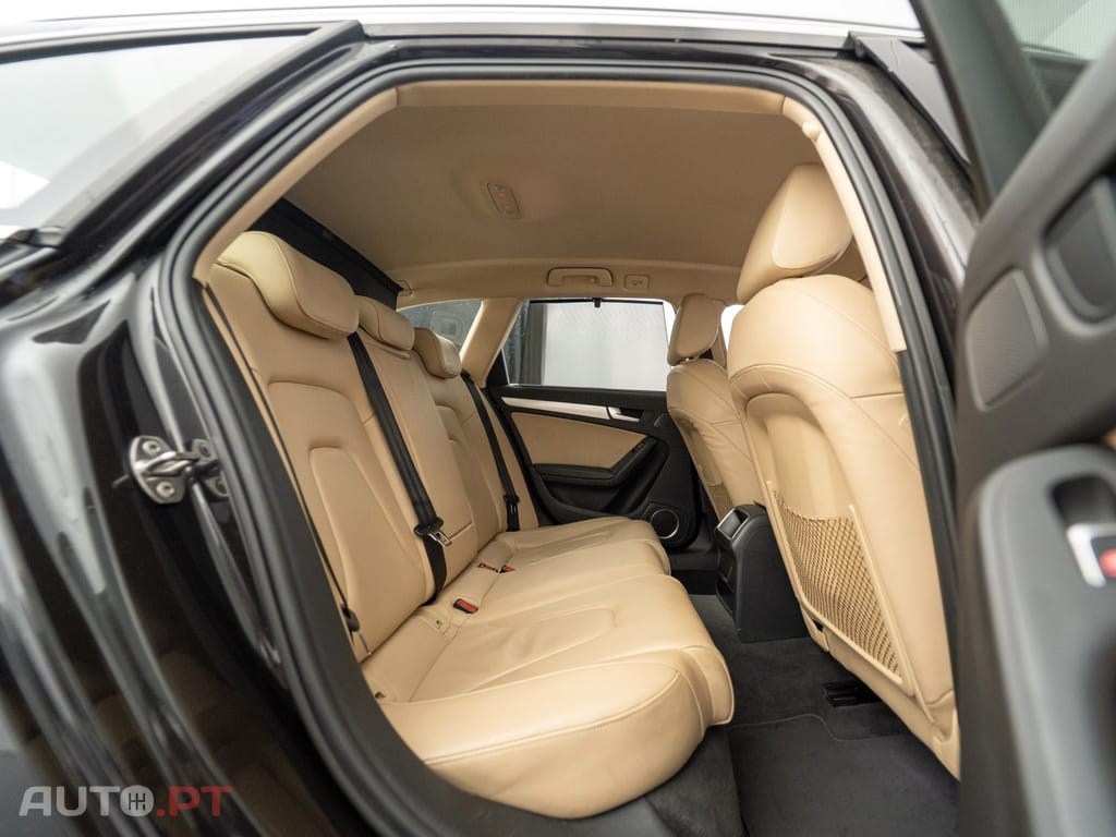 Audi A4 Avant 2.0 TDi S-line