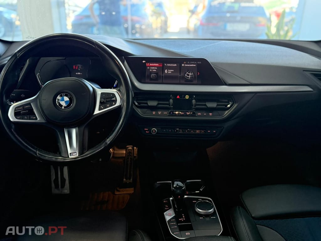 BMW 118 i Pack Desportivo M Auto