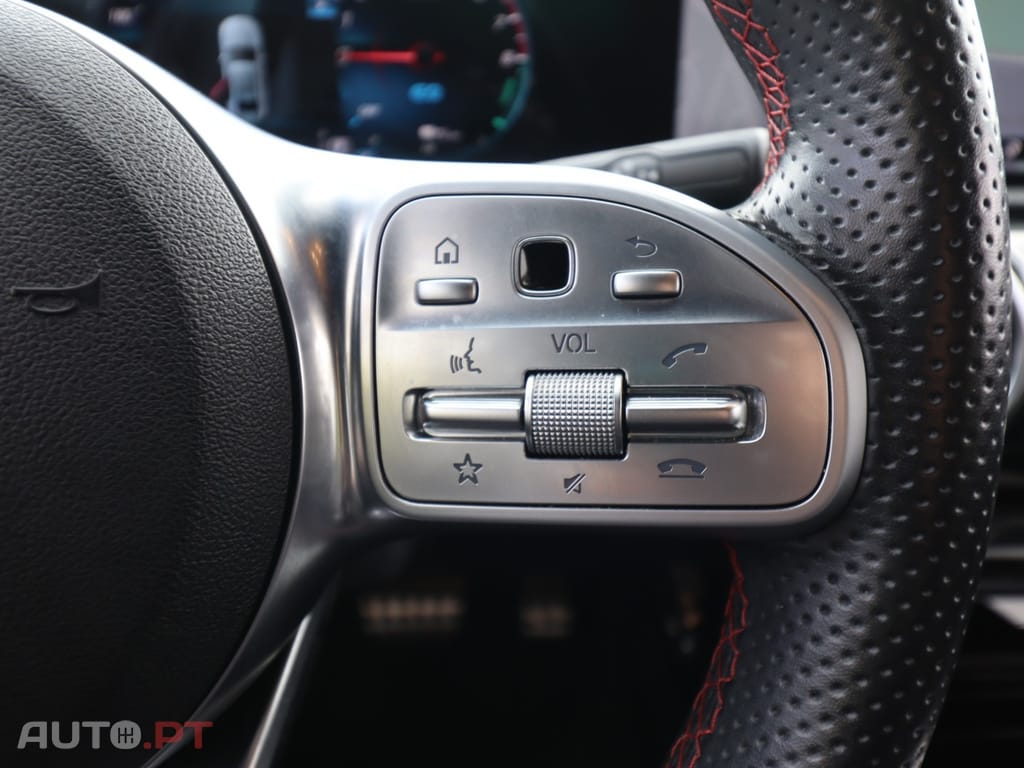 Mercedes-Benz A 250 e 8G-DCT AMG Line