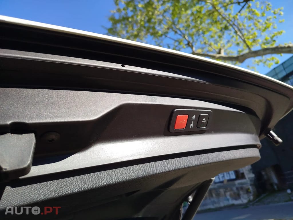 Peugeot 5008 GT HYBRID 136 CV