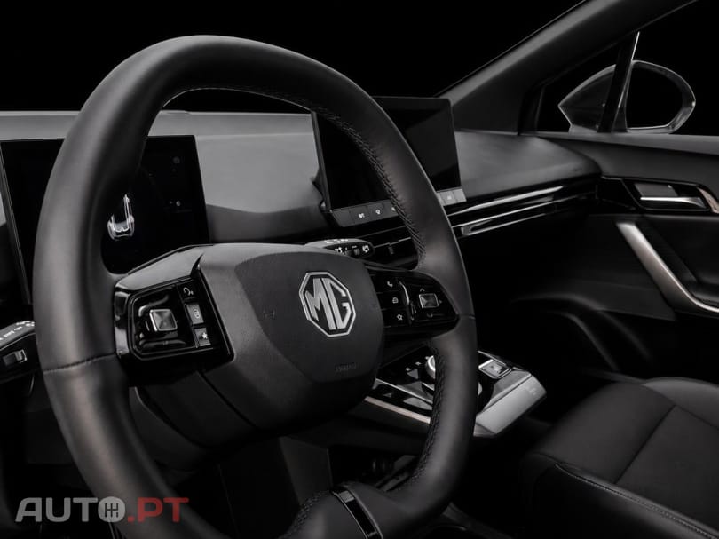MG MG4 77 kWh Extended Range Luxury