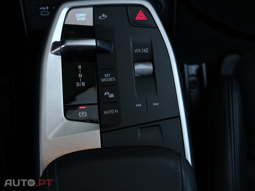 BMW iX1 xDrive30 Pack Desportivo M