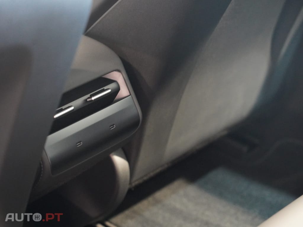 Tesla Model 3 Tração Traseira