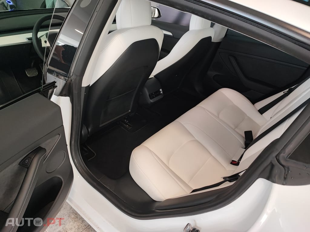 Tesla Model 3 Standard Range Plus RWD