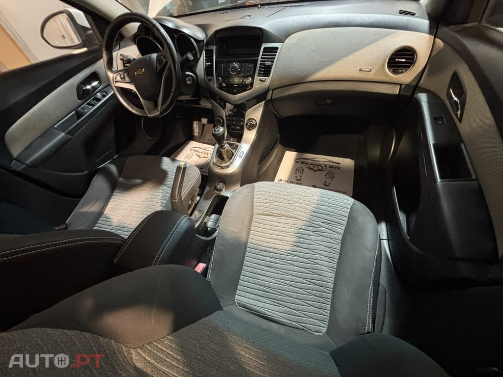 Chevrolet Cruze 1.6 LS